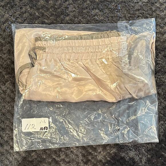 NWT! Mystree Women’s Sz M Or Sz Lg Satin Animal Print Shorts Cream Beige K112 - Picture 9 of 12